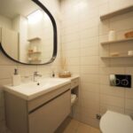 mała łazienka optycznie większa