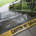 mokre schody zewnętrzne zabezpieczenie