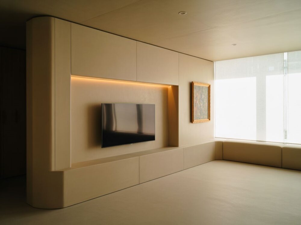 ściana medialna z LED